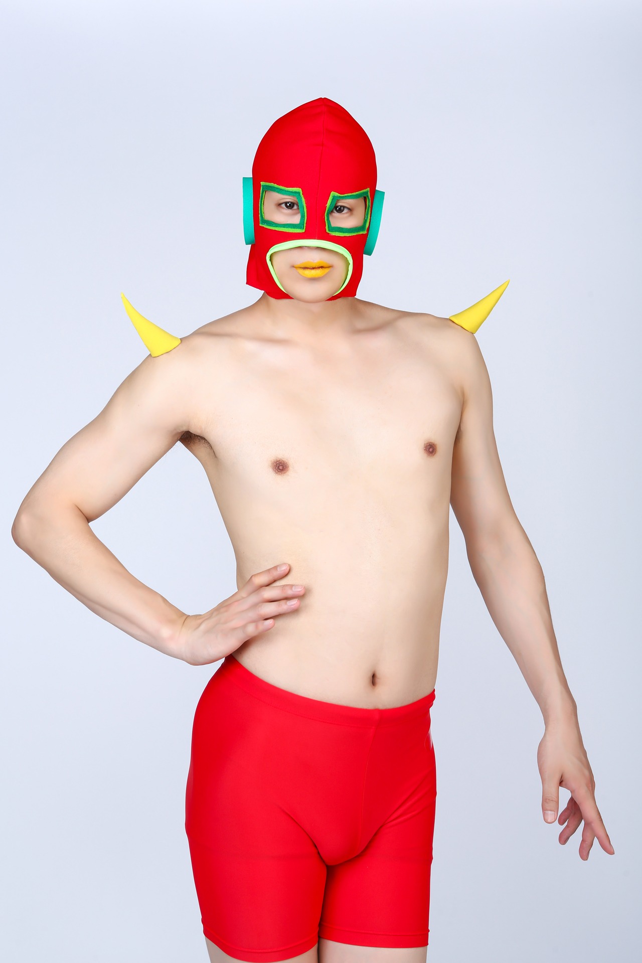 磯貝龍虎演じるストラップマン。