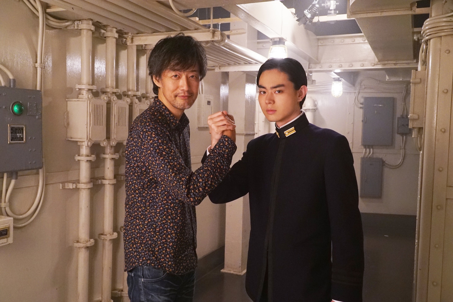 左から山崎貴監督、櫂直役の菅田将暉。