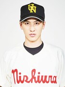 白又敦扮する花井梓。