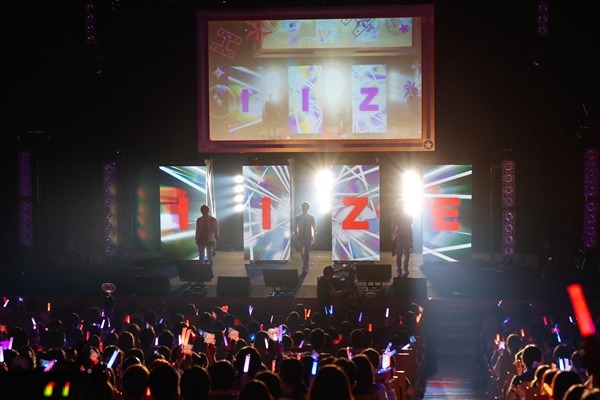 「スペシャルイベント『朝も！夜も！どんなときも！always WITH you!!』by アイドルタイムプリパラ」ライブの様子（写真は東京公演のもの）。