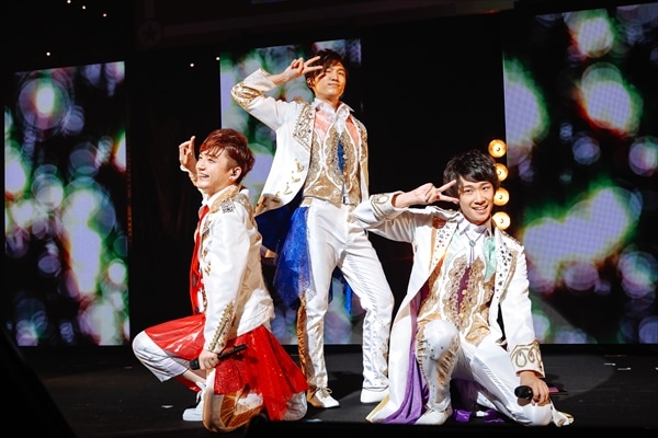 「スペシャルイベント『朝も！夜も！どんなときも！always WITH you!!』by アイドルタイムプリパラ」ライブの様子（写真は東京公演のもの）。