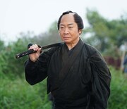 映像版「雨の首ふり坂」より。