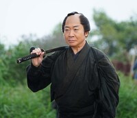 映像版「雨の首ふり坂」より。