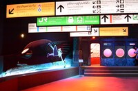 黒い新幹線が展示されるエリア。