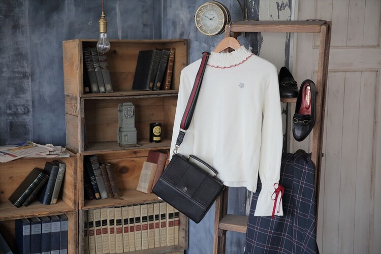 ペルソナ5 秀尽学園制服 怪盗団ロゴ 星柄などモチーフにしたコラボアイテム 写真112枚 コミックナタリー