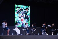 「SSSS.GRIDMANスペシャルナイト」の様子。左からアレクシス・ケリヴ役の稲田徹、新条アカネ役の上田麗奈、宝多六花役の宮本侑芽、内海将役の斉藤壮馬、グリッドマン役の緑川光、響裕太役の広瀬裕也。