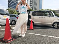 「FLCL ハル子 Tシャツ」ホワイトの着用例。