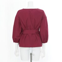 チュンモデルのトップス。