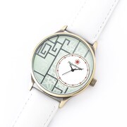 白澤モデルの腕時計。