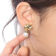 檎と妲己モデルのイヤリング・ピアスの使用例。