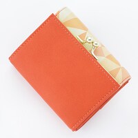 和泉三月をモチーフにしたミニ財布。