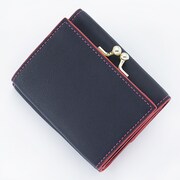 百をモチーフにしたミニ財布。