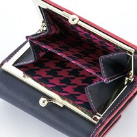 百をモチーフにしたミニ財布。