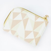 六弥ナギをモチーフにしたカードケース。