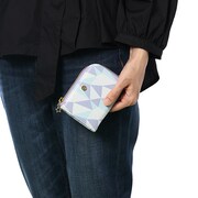 逢坂壮五をモチーフにしたカードケースの使用例。