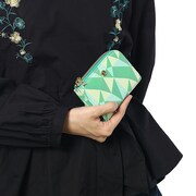 二階堂大和をモチーフにしたカードケースの使用例。