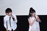 左から梶裕貴、久野美咲。