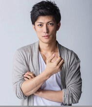 キラーT細胞役の君沢ユウキ。