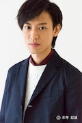 ヘルパーT細胞役の戸谷公人。