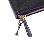 ゼロをイメージした長財布。