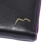 ゼロをイメージした長財布。