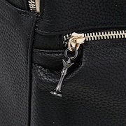 ゼロをイメージしたバッグ。