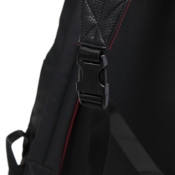 ゼロをイメージしたバッグ。