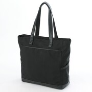 「STEINS;GATE 0」コラボアイテムのバッグ。