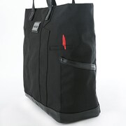 「STEINS;GATE 0」コラボアイテムのバッグ。