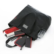 「STEINS;GATE 0」コラボアイテムのバッグ。