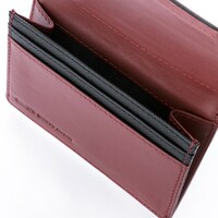 「STEINS;GATE 0」コラボアイテムのカードケース・レッド。