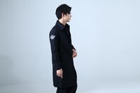 「STEINS;GATE 0」コラボアイテムの着用イメージ。