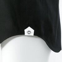 「STEINS;GATE 0」コラボアイテムのシャツ。