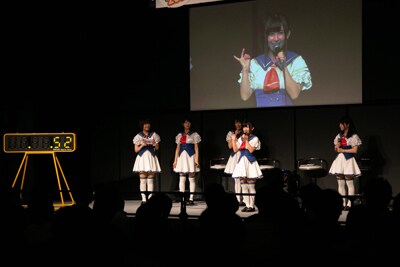 「ラピスリライツ」ステージでのプレゼン大会の様子。