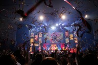 「ワンパンマン マジ学園祭」エンディングの様子。