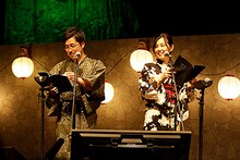 左から白石稔、新井里美。