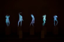 「ジョジョの奇妙な冒険」と森永邦彦のコラボ作品「WEAR THE POSING, WEAR THE STAND」。(c)荒木飛呂彦＆LUCKY LAND COMMUNICATIONS／集英社 (c)ANREALAGE