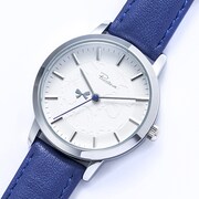 文月海モデルの腕時計。