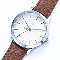 神無月郁モデルの腕時計。