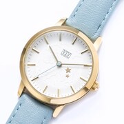 皐月葵モデルの腕時計。