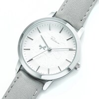 霜月隼モデルの腕時計。