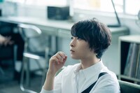 ドラマ「スーパーチューナー／異能機関」より、上村祐翔演じる蒲生健介。