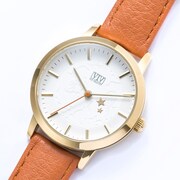 卯月新モデルの腕時計。