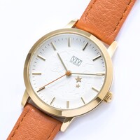 卯月新モデルの腕時計。