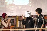 左から鹿目凛、かんばまゆこ、「錦田警部はどろぼうがお好き」の担当編集。