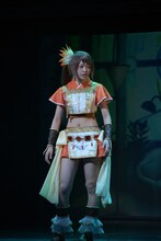 富田鈴花演じる由比鶴乃。