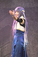 佐々木美玲演じる七海やちよ。