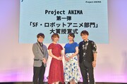 左から豊永利行、小松未可子、三上枝織、緑川光。