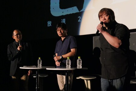 左から司会の藤津亮太、プロデューサーの南雅彦、キャラクターデザインの川元利浩。