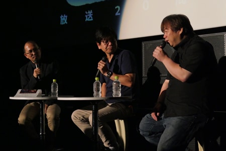 左から司会の藤津亮太、プロデューサーの南雅彦、キャラクターデザインの川元利浩。